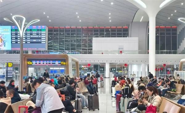 首破7.4萬(wàn)人次，汕頭站單日旅客到發(fā)量再創(chuàng)新高